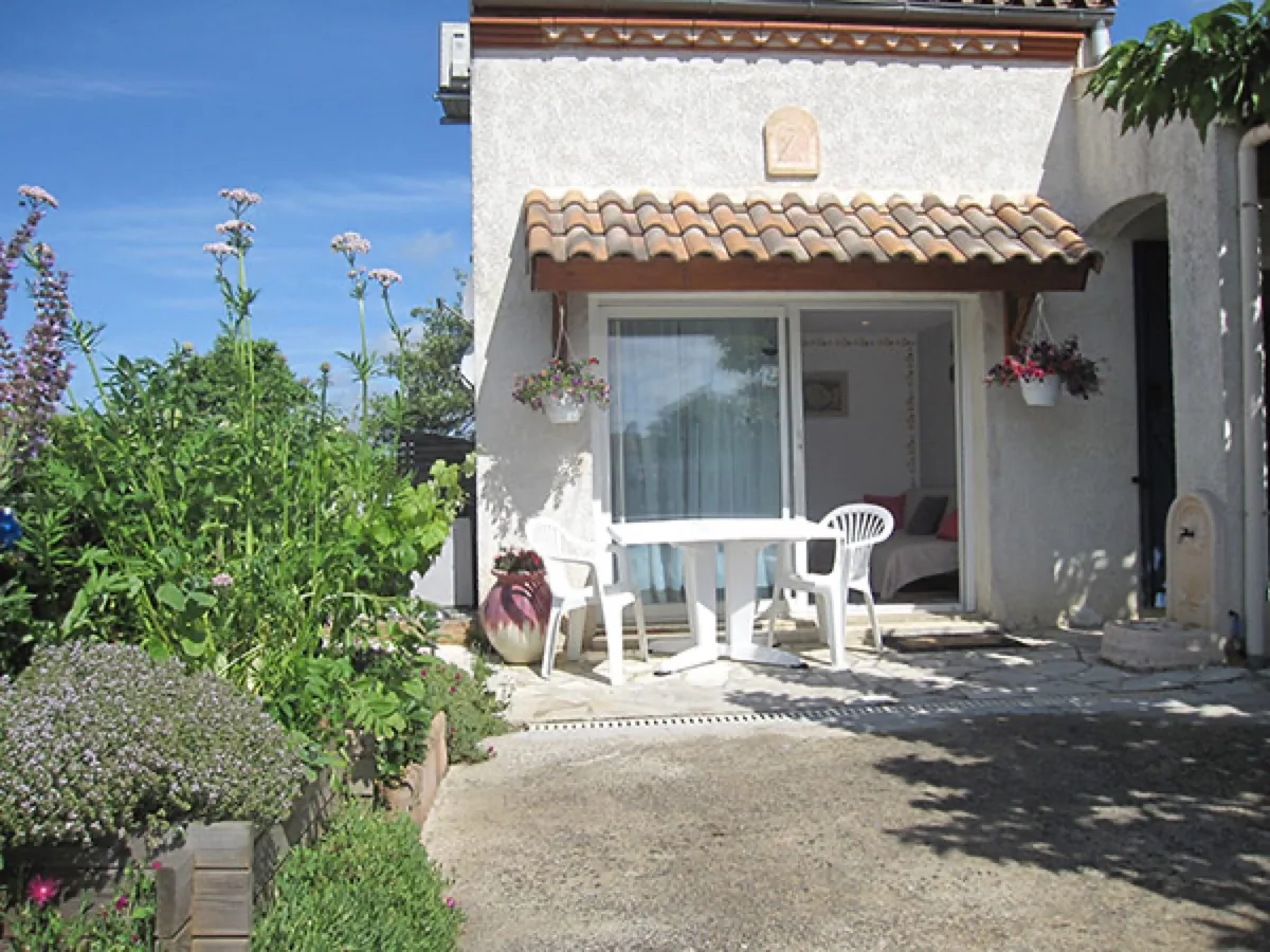 Chambre d'hôtes à Albi, intérieur du Mas de Causse avec poutres apparentes
